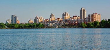  Kiev cityscape ve Dinyeper Nehri, Ukrayna
