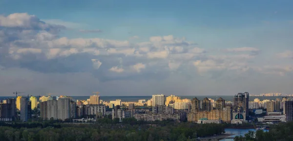 Kiev cityscape and Dnieper river, Ukraine — Stock Photo, Image