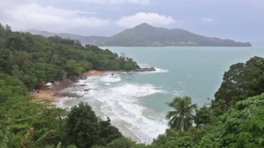 Tropikal ocean beach Phuket Tayland Laem Sing ve Kamala beach açısından