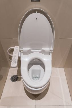 modern banyo iç elektronik kontrol ile beyaz floş tuvalet