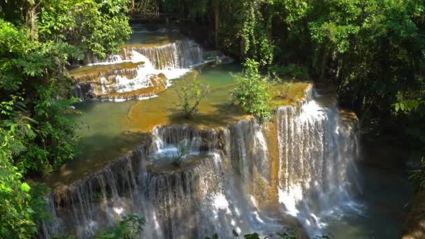 Cachoeira Floresta Profunda Huay Mae Kamin Cachoeira Bela Famosa Parque — Vídeo de Stock