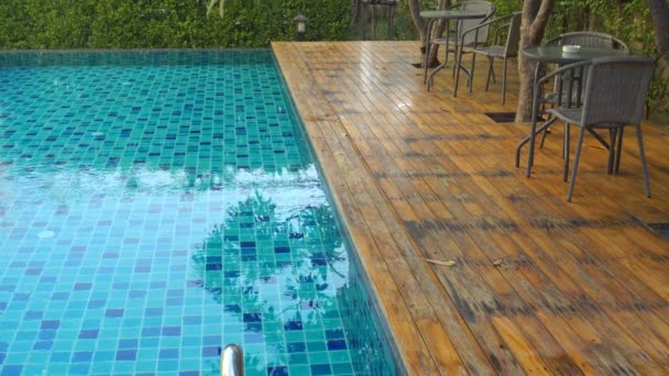 Surface Swimming Pool Water Texture Ocean Which Has Table Chair — 图库视频影像
