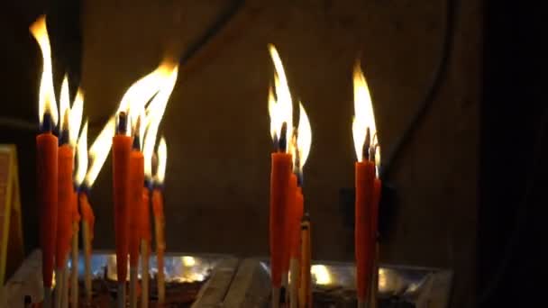 Une Bougie Rouge Avec Feu Portant Texte Chinois Écrit Bonne — Video