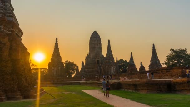 在Ayutthaya历史公园的Wat Chaiwatthanaram的时间流逝 佛教寺庙在泰国的日落时间 是世界上受欢迎的旅游胜地和旅游胜地 — 图库视频影像