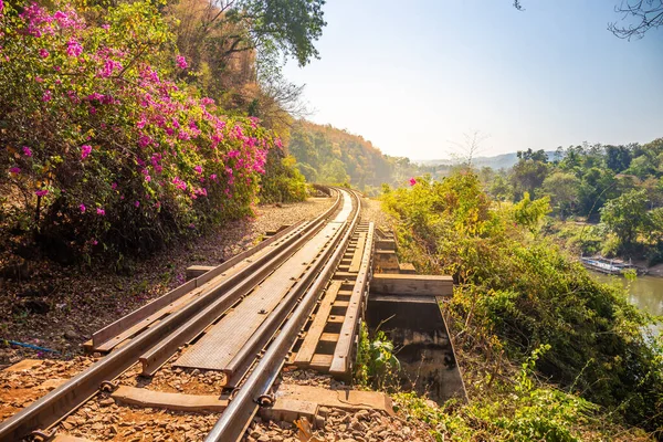 Death Railway Kruising Kwai Rivier Met Krasae Cave Kanchanaburi Thailand — Stockfoto