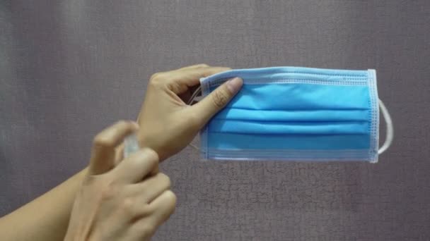 Application Alcool Pulvérisé Bouteille Plastique Pour Empêcher Propagation Par Masque — Video