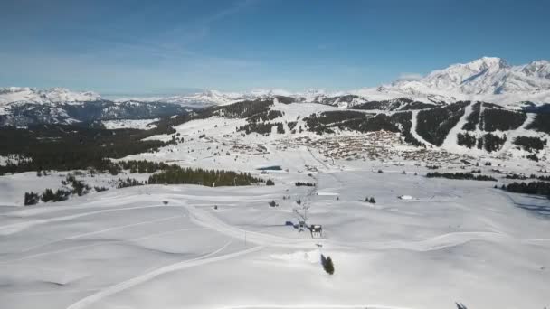 Fransız Alpleri Ndeki Kar Vadileri Üzerinde Hava Uçuşu Karla Kaplı — Stok video