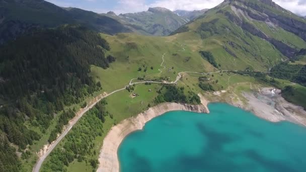 Luftaufnahme Eines Sees Mit Türkisfarbenem Wasser Den Alpen Frühling — Stockvideo