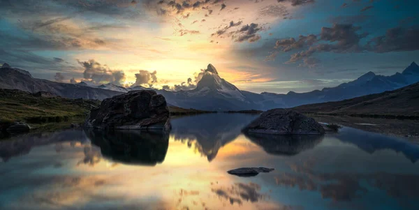 Stellisee Jezero Zermattu Švýcarsko Při Západu Slunce Odrazem Hory Cervino — Stock fotografie
