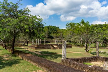  Sri Lanka 'daki antik tapınak kalıntıları