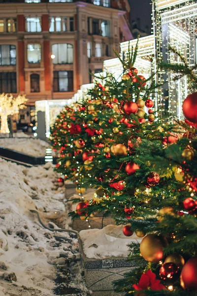 Weihnachtsspielzeug Wird Winter Auf Einem Weihnachtsbaum Verziert Vor Weihnachten Werden — Stockfoto