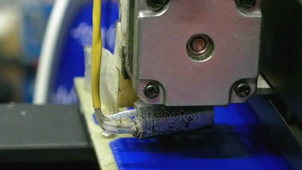 Üç boyutlu plastik laboratuvar 3d printerlere harcama maddeler — Stok video