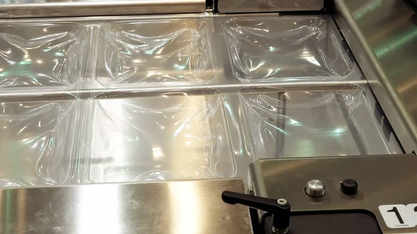 Máquina de envasado de alimentos al vacío — Foto de Stock