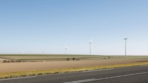 Geração de energia renovável de turbinas eólicas — Vídeo de Stock