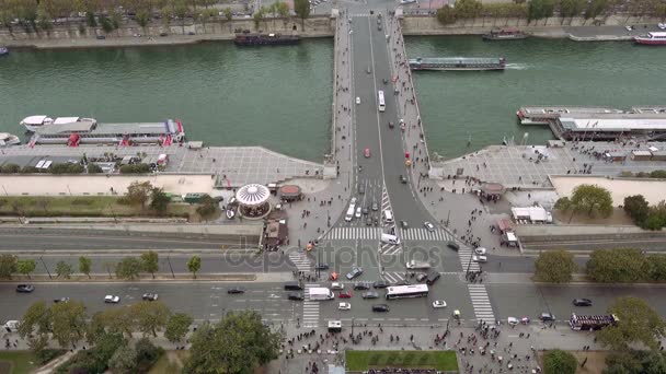 Vista aérea de París del río Sena y el puente de Jena — Vídeos de Stock
