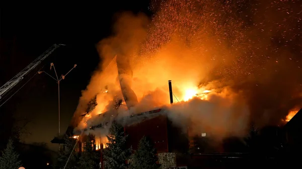 Yangın. Blaze Inferno yangın ve yanma. — Stok fotoğraf