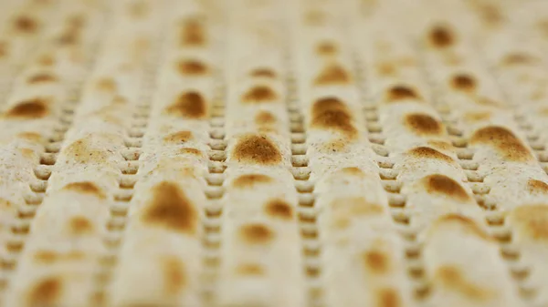 過ぎ越しのマッツァの伝統的なユダヤ教の祝日のパン — ストック写真