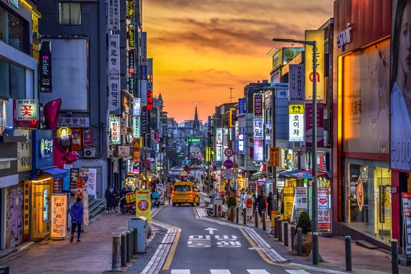 Ewha Kadın Üniversitesi Seul Caddesi Manzarası 