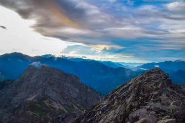 Jade Dağı Manzarası - Tayvan Adası 'nın en yüksek dağı 