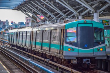 Kaohsiung, Tayvan 7 / 27 / 2019 Kaohsiung MRT Trenleri
