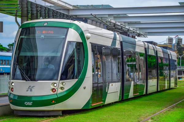 Kaohsiung Dairesel hafif ray KLRT Tramvayları 