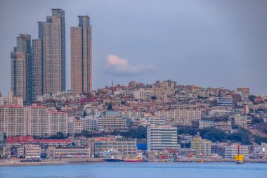 Güney Kore, Busan 'daki en ünlü ve en güzel plajlardan biri olan Haeundae sahil manzarası.