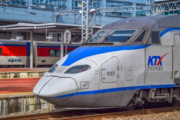 Korail Korea Kolej Dużych Prędkości Ktx Pociągi Pusan Dworca Kolejowego — Zdjęcie stockowe