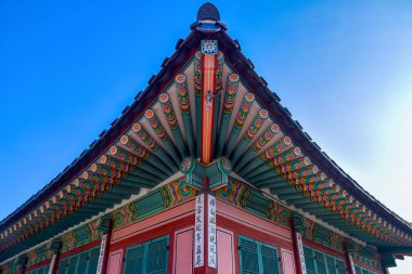Seul, Güney Kore 1 / 9 / 2020 Gyeongbokgung Sarayı tarihi binasının çatısı