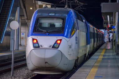 Seul, Güney Kore 1 / 9 / 2020 Seul İstasyonu 'ndan kalkmayı bekleyen hızlı bir tren var.