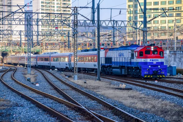 Seoul Südkorea 2020 Korail Züge Nähern Sich Dem Bahnhof Yongsan — Stockfoto