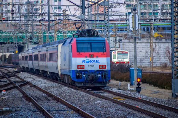 Seoul Südkorea 2020 Korail Züge Nähern Sich Dem Bahnhof Yongsan — Stockfoto