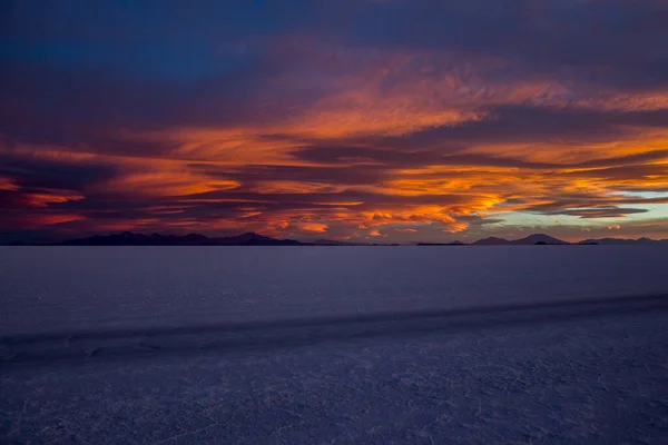 Uyuni Sós Mocsár Bolíviában Gyönyörű Kilátás Naplemente Napfelkelte — Stock Fotó