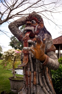 Geleneksel heykel, Endonezya 'nın Bali adasındaki tapınak kompleksinde bir idol.