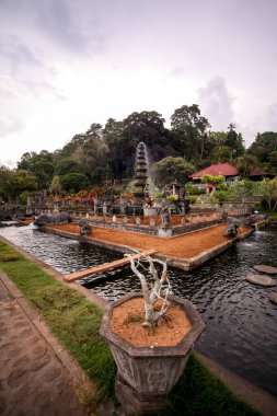 Endonezya 'nın Bali adasındaki Tirta Ganga su tapınağı. Bali adasındaki tapınak kompleksi