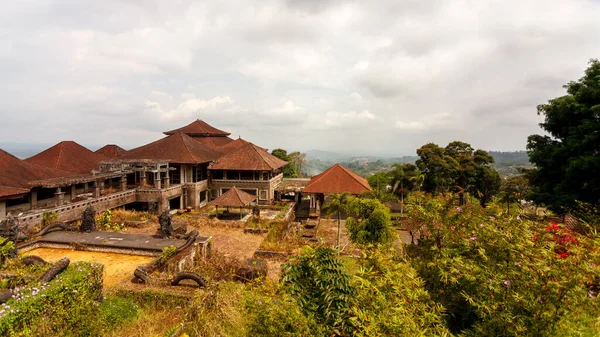 印度尼西亚巴厘岛Bedugul Taman Rekreasi酒店 Resort一家废弃酒店的所在地 — 图库照片