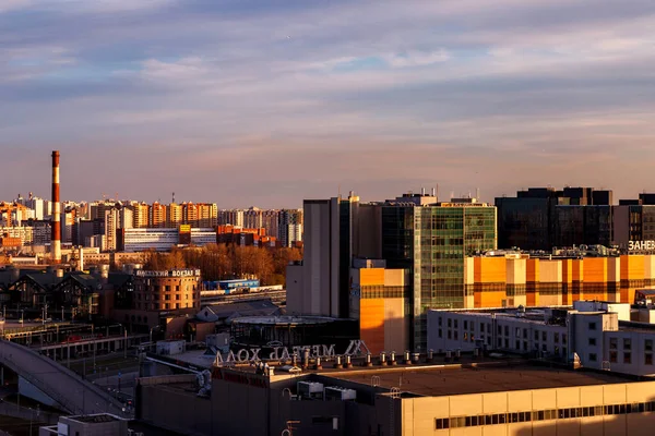 Городской Индустриальный Ландшафт Вечером Закате Голубое Небо Творческие Бизнес Здания — стоковое фото