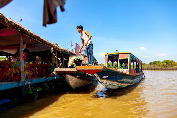 Tonle Sap Camboya Febrero 2014 Kampong Phluk Aldea Durante Temporada — Foto de Stock