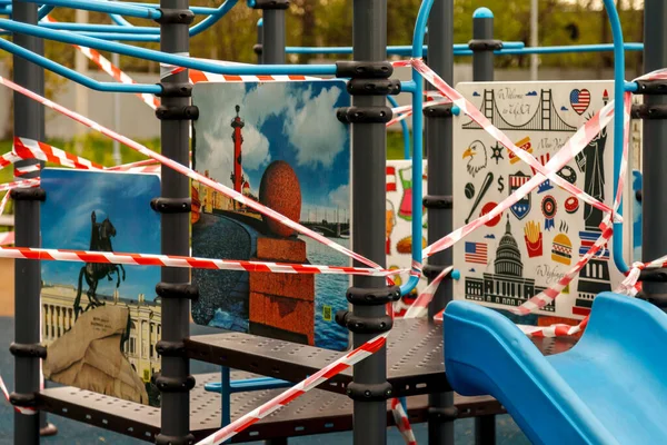 Kinderspielplatz ist wegen Pandemie, Epidemie geschlossen — Stockfoto