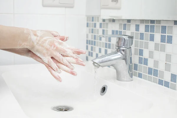 White Woman Washing Her Hand Foaming Green Soap Front Her — Stock Photo, Image