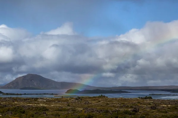 Paisaje Islandia Podemos Ver Arco Iris Cielo Está Nublado Vegetación — Foto de Stock