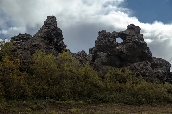 Widok Dimmuborgir Formacji Wulkanicznej Znajduje Się Regionie Jeziora Mvatn Schłodzone — Zdjęcie stockowe