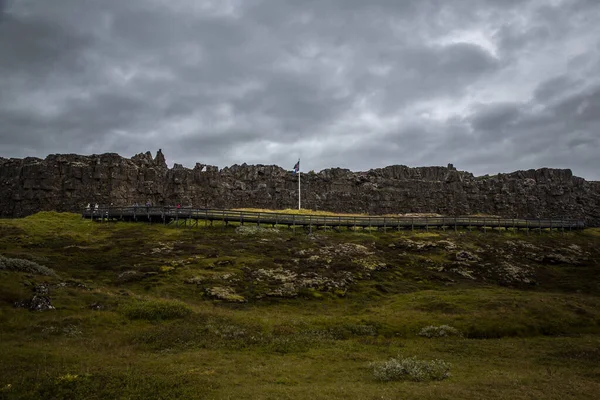 Táj Pingvellir Terület Közép Izlandon Izlandi Zászló Lengett Szélben Világ — Stock Fotó