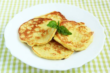 Karnabahar krep fesleğen ile