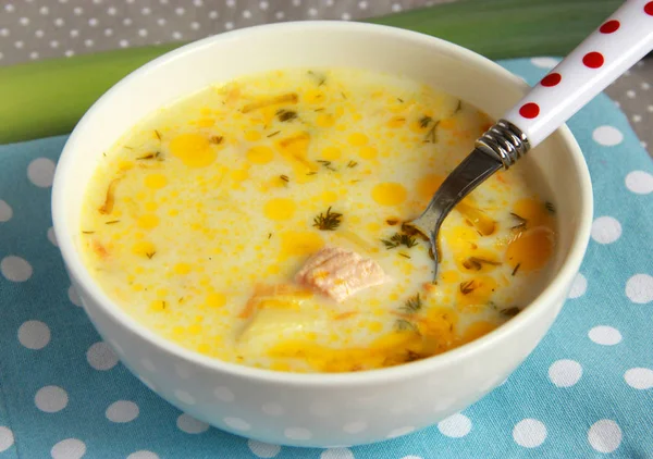 Norweska zupa łosoś — Zdjęcie stockowe