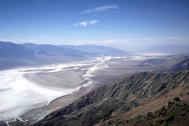 Derin mavi gökyüzü ile Dante 'nin Görünümü
