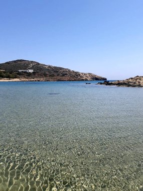 Yunan adasında açık deniz suyu, lo