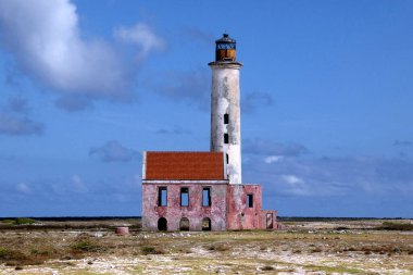 Küçük Curaco, Karayipler 'deki eski harabe deniz feneri