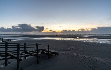 Sankt Peter Siparişi, Almanya Sahilde Manzara