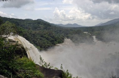 ATHIRAPately WATERFall KERALA POLİS TÜRKÜNÜSÜ YÜKSETİMİ 