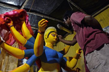 Kumartuli Kolkata Hindistan 'da durga idol resmi